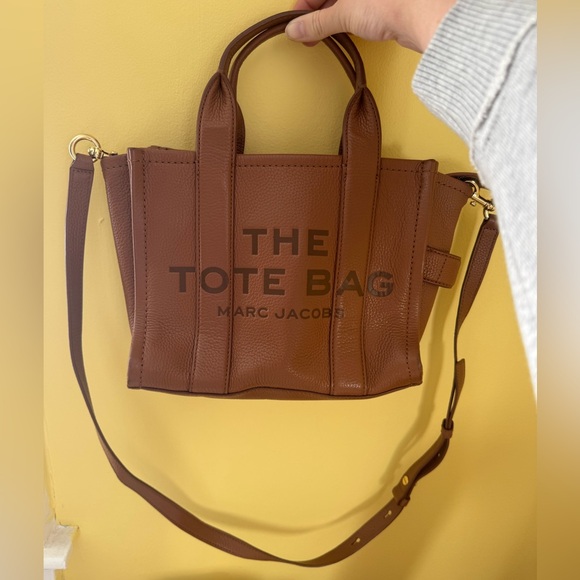 Marc Jacobs THE LEATHER SMALL TOTE BAG - Picture 3 of 16